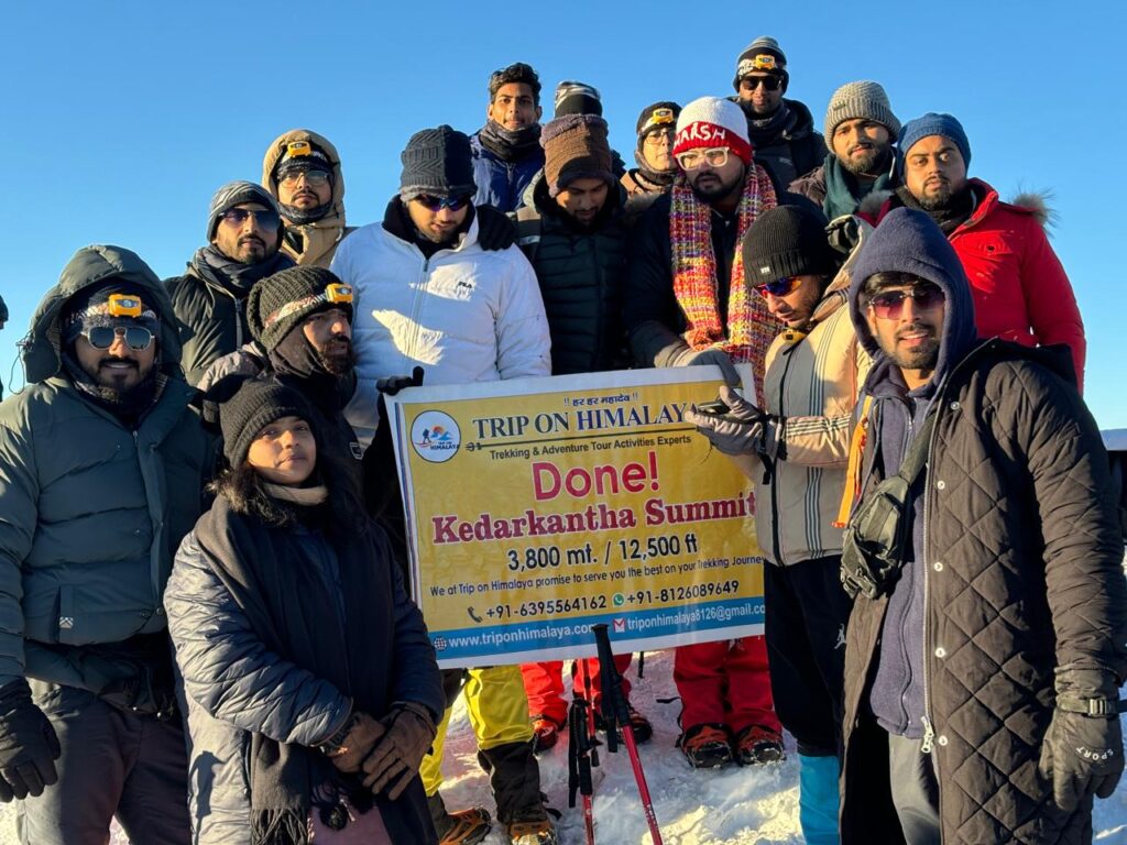 Kedarkantha Summit - Breathtaking Himalayan View Stunning view from Kedarkantha Summit with snow-clad Himalayan peaks